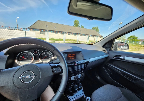 Opel Astra cena 18900 przebieg: 222929, rok produkcji 2010 z Piła małe 466